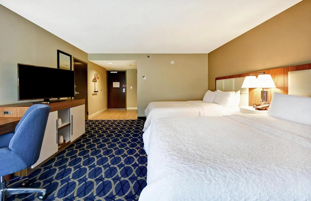 Hampton Inn Auburn-1
